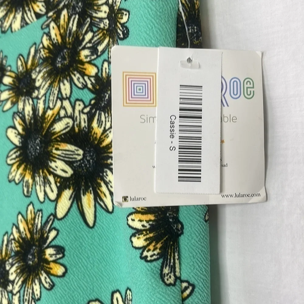 NWT Lularoe Cassie Aqua Sunflower Crepe Stretch Pencil Skirt Size Small